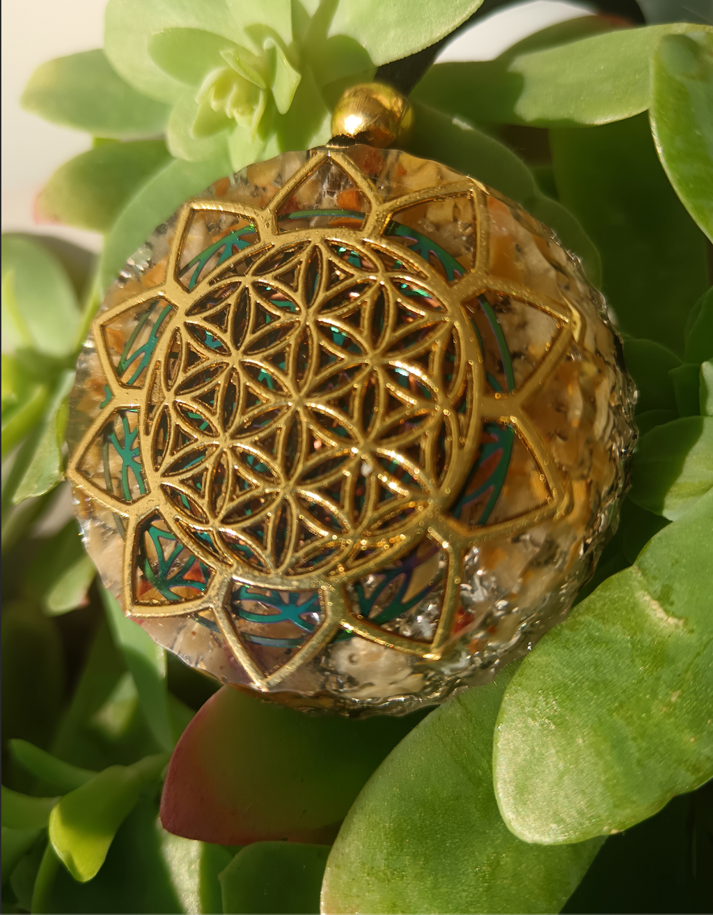 Colgante de Orgonita con Flor de la Vida y Cuarzo Hematoide Amarillo