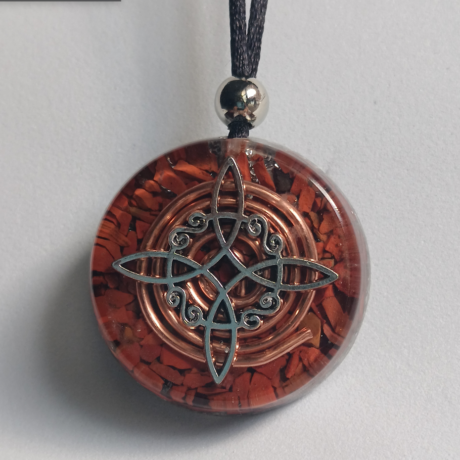 Colgante de Orgonita con Símbolo del Nudo de Bruja y Jaspe Rojo